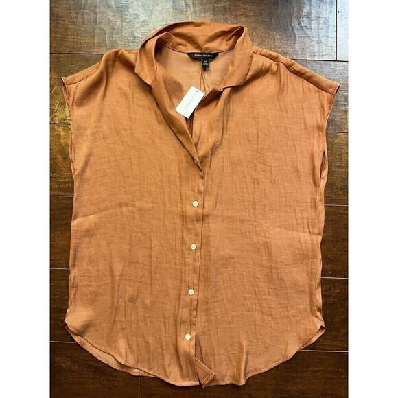 Banana Republic Sleeveless Button Down Satin Casual Shirt NWT Sz XS - Picture 1 of 6